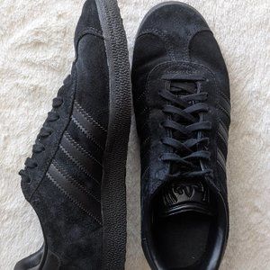 Adidas Gazelle Black like new size 8.5 women 7 men
